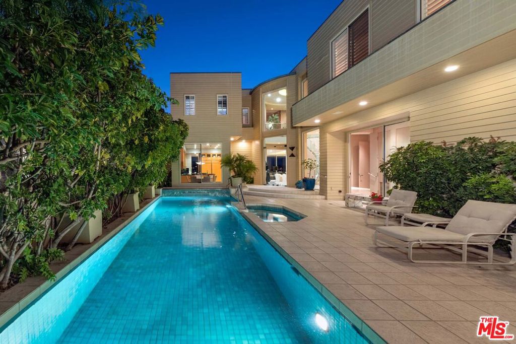Properties 2 812 W Bay Avenue