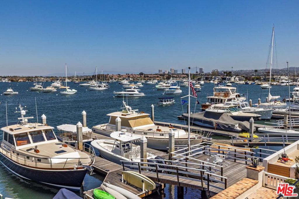 Properties 1 812 W Bay Avenue