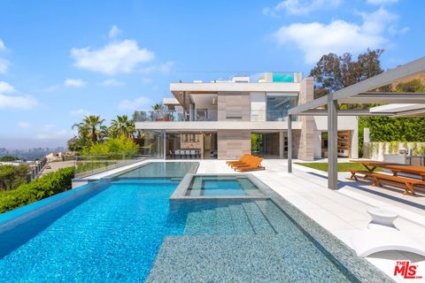 1460 Laurel Way Beverly Hills CA 90210