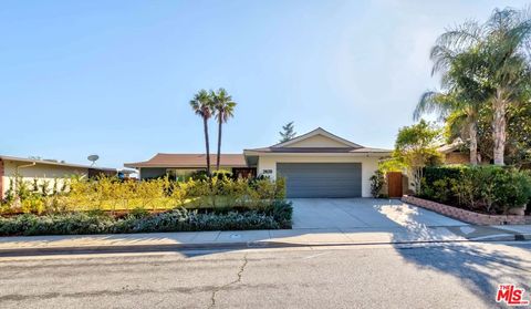 A home in La Crescenta