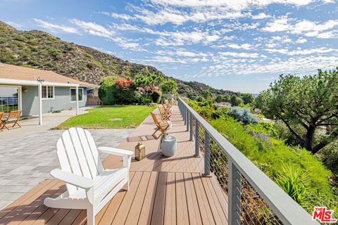 A home in La Crescenta