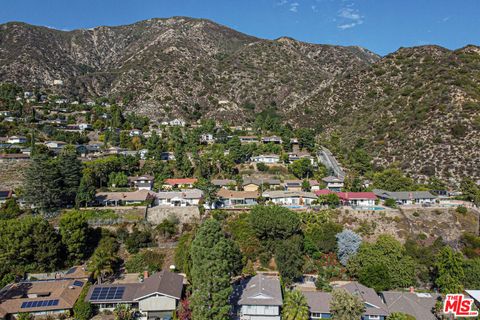 A home in La Crescenta