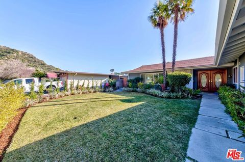 A home in La Crescenta