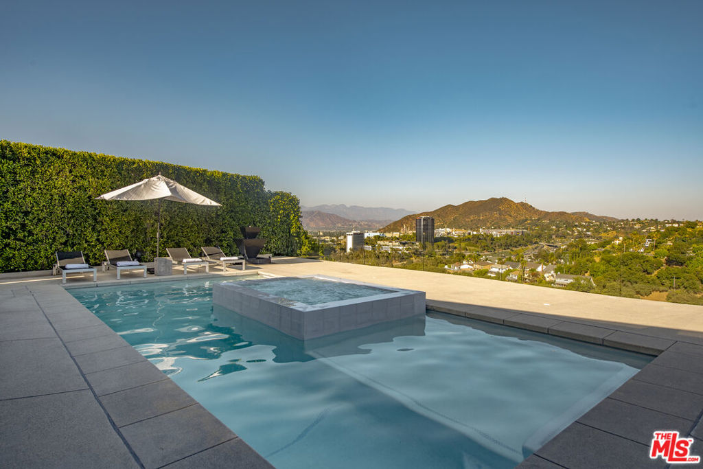 Properties 4 3526 Wrightwood Court