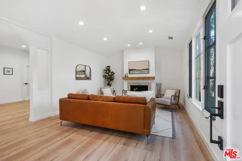 138 N La Jolla Avenue, Los Angeles, CA 90048 - MLS#: 25490689