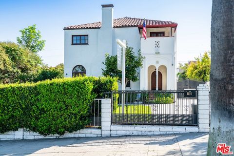 Single Family Residence in Los Angeles CA 1234 Manhattan Place.jpg