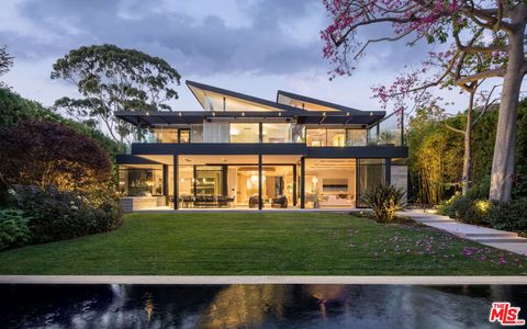 814 Toulon Drive Pacific Palisades CA 90272