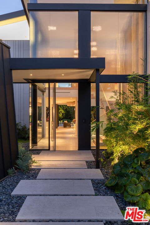 Properties 4 814 Toulon Drive