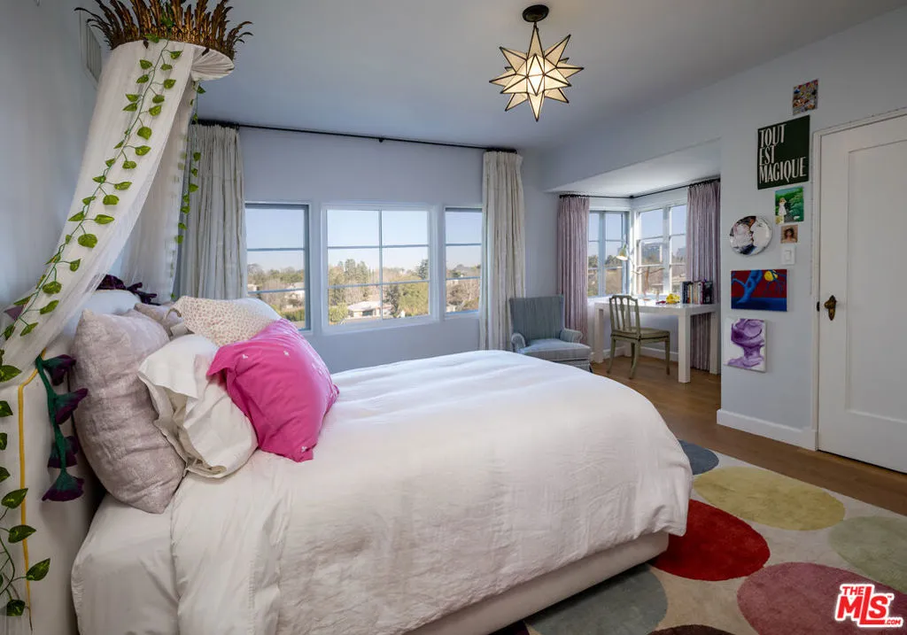 Los Angeles, California 90024, United States, 4 Bedrooms Bedrooms, ,4 BathroomsBathrooms,Residential,Active,81882