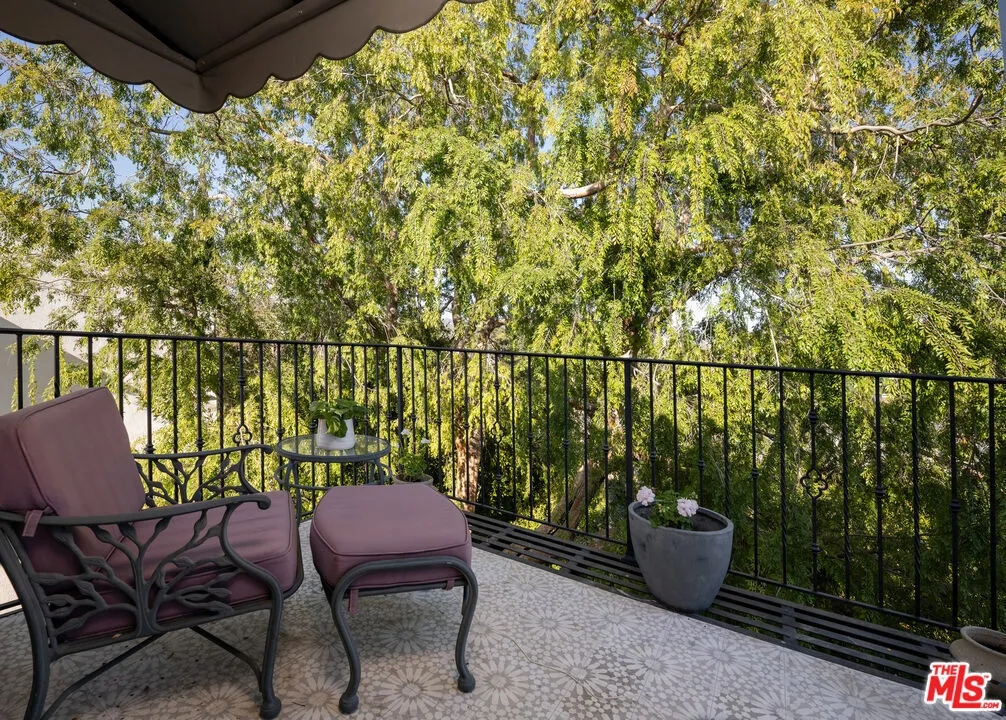 Los Angeles, California 90024, United States, 4 Bedrooms Bedrooms, ,4 BathroomsBathrooms,Residential,Active,81882