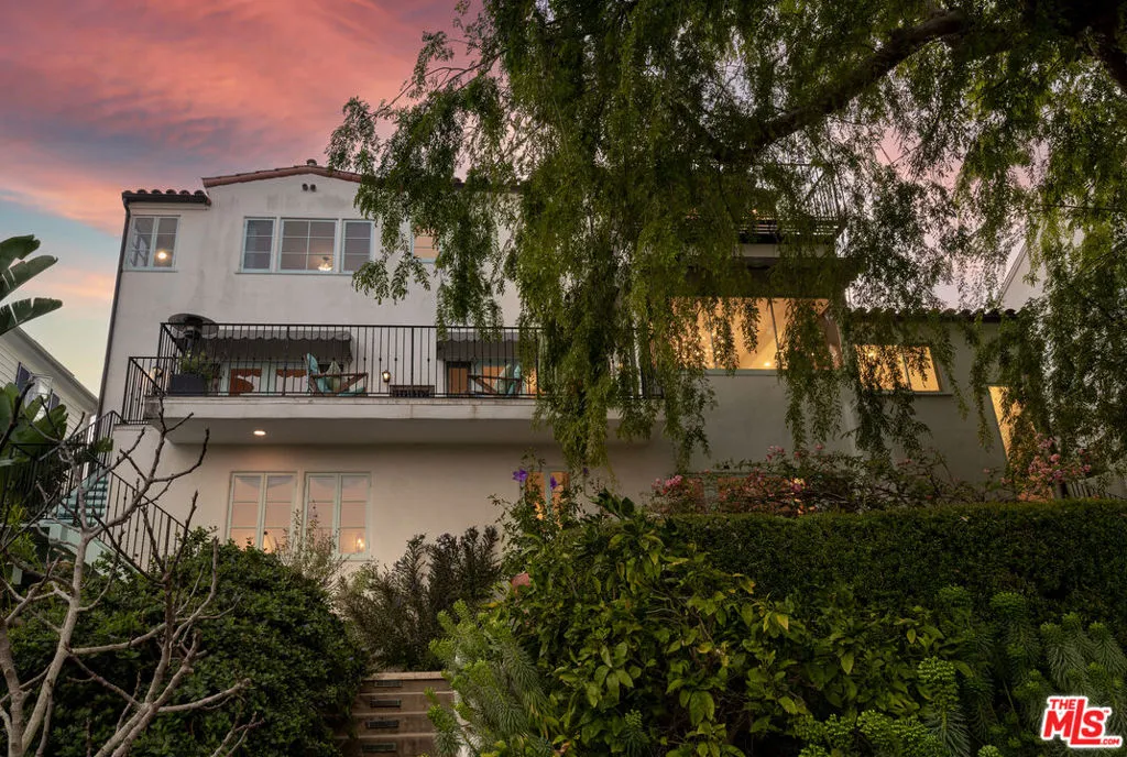 Los Angeles, California 90024, United States, 4 Bedrooms Bedrooms, ,4 BathroomsBathrooms,Residential,Active,81882