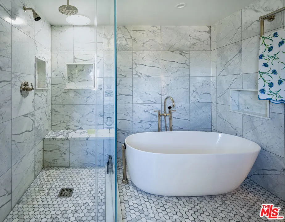 Los Angeles, California 90024, United States, 4 Bedrooms Bedrooms, ,4 BathroomsBathrooms,Residential,Active,81882