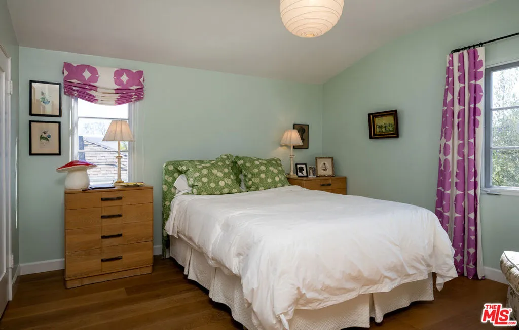 Los Angeles, California 90024, United States, 4 Bedrooms Bedrooms, ,4 BathroomsBathrooms,Residential,Active,81882