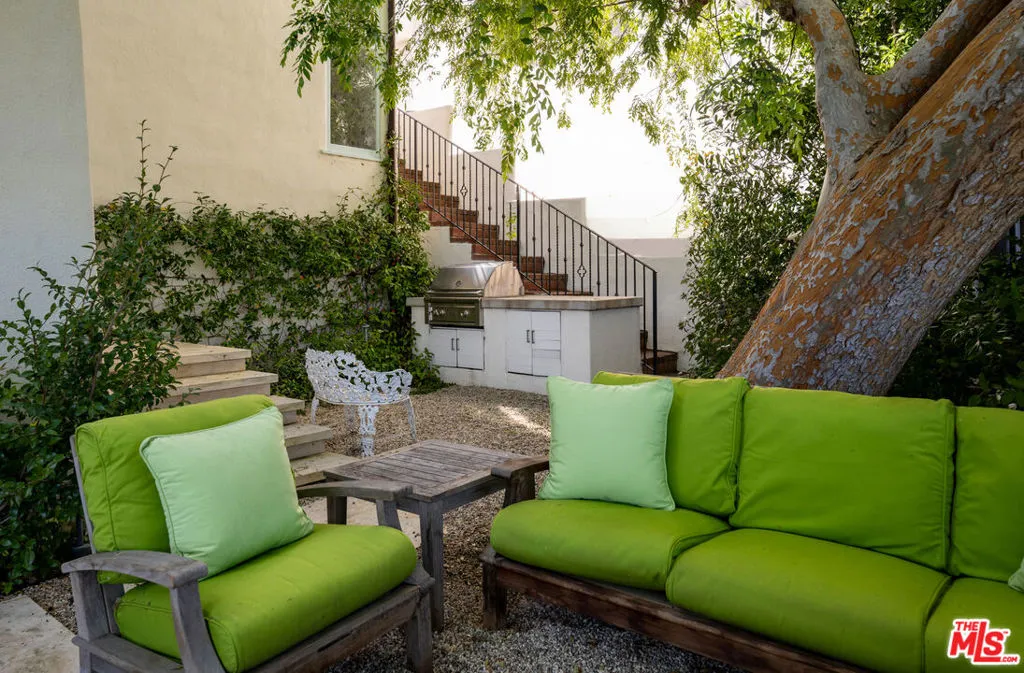 Los Angeles, California 90024, United States, 4 Bedrooms Bedrooms, ,4 BathroomsBathrooms,Residential,Active,81882