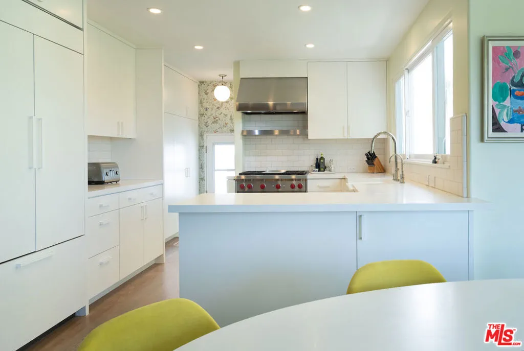 Los Angeles, California 90024, United States, 4 Bedrooms Bedrooms, ,4 BathroomsBathrooms,Residential,Active,81882