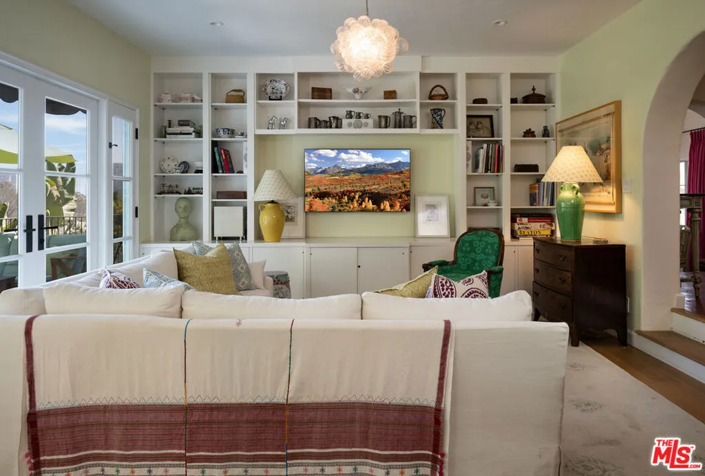 Los Angeles, California 90024, United States, 4 Bedrooms Bedrooms, ,4 BathroomsBathrooms,Residential,Active,81882