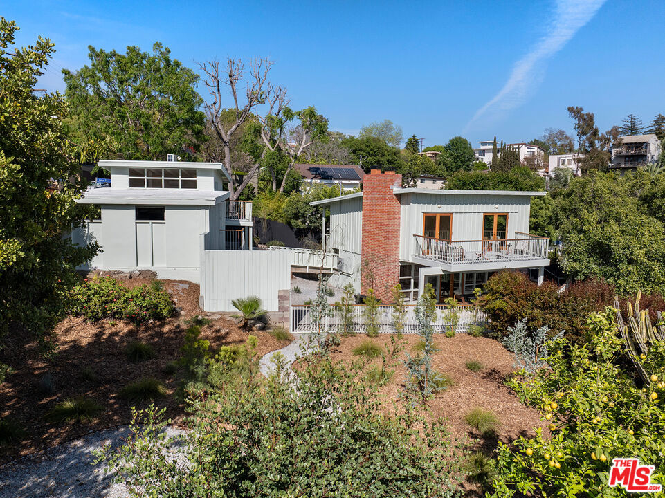 Properties 3 2052 Cerro Gordo Street
