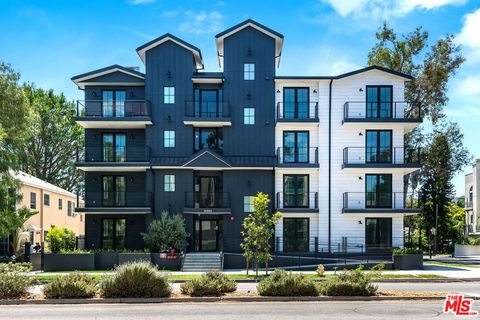10352 Riverside Drive PH2 Toluca Lake CA 91602