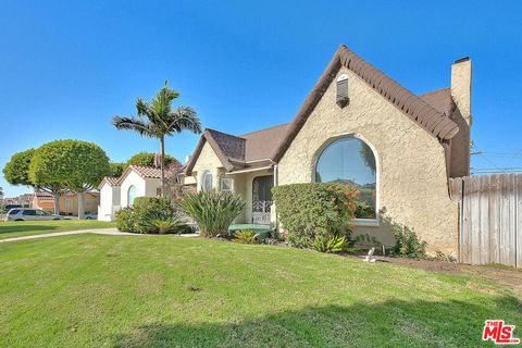 A home in Inglewood