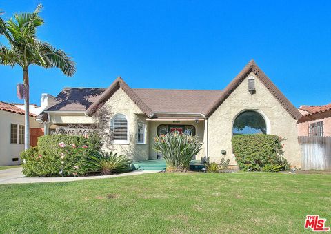 A home in Inglewood