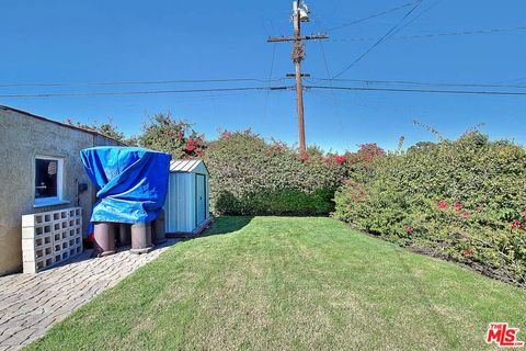 A home in Inglewood