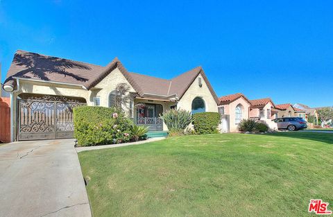 A home in Inglewood