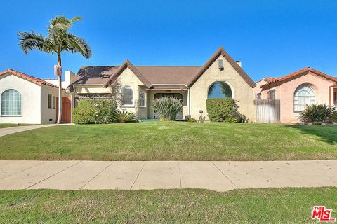 A home in Inglewood