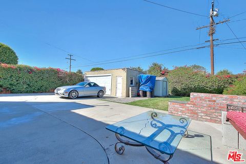 A home in Inglewood