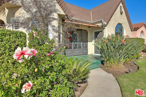 A home in Inglewood