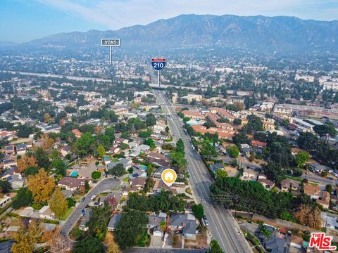 A home in La Crescenta