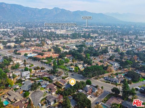 A home in La Crescenta