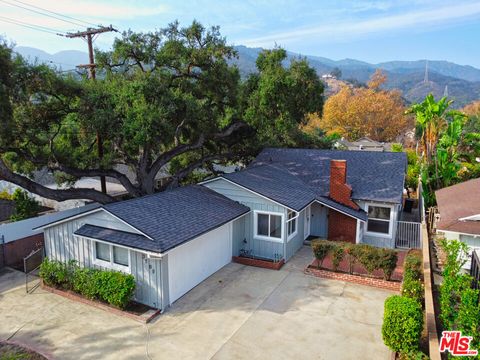 A home in La Crescenta