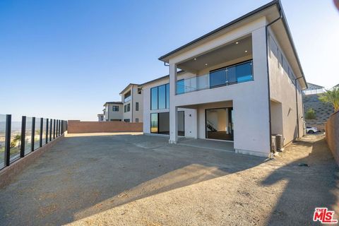 A home in Porter Ranch