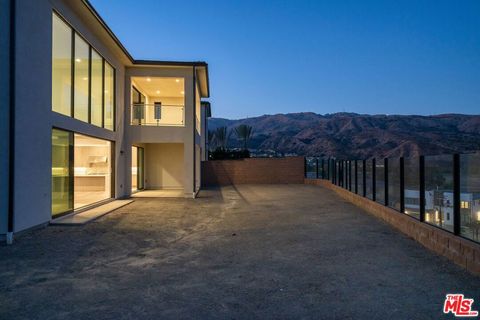 A home in Porter Ranch