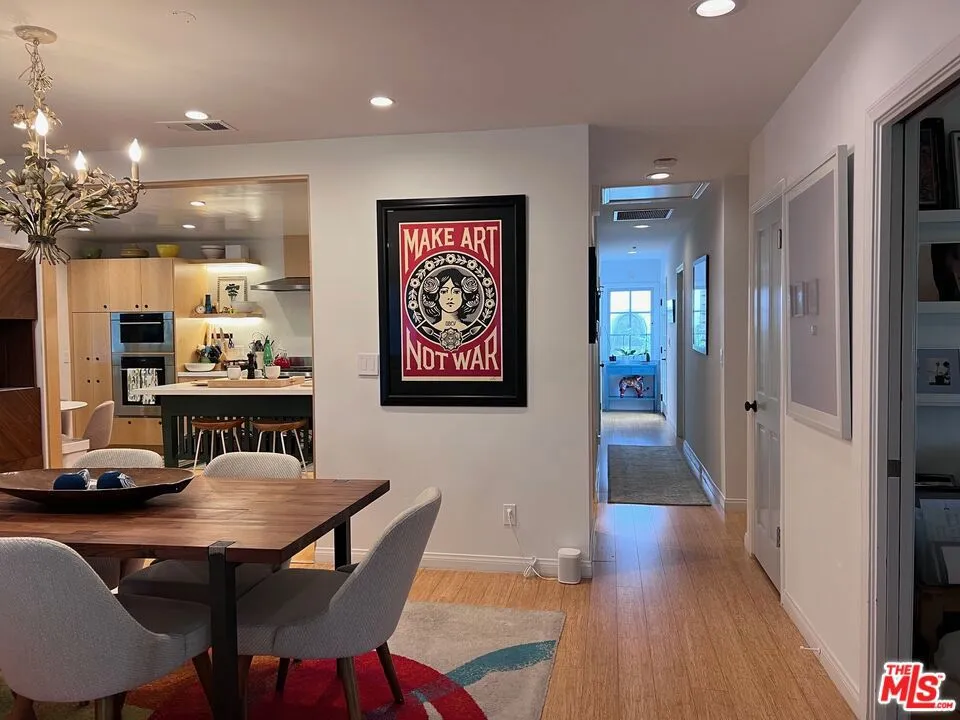 Santa Monica, California 90402, United States, 3 Bedrooms Bedrooms, ,2 BathroomsBathrooms,Residential,Pending,90405