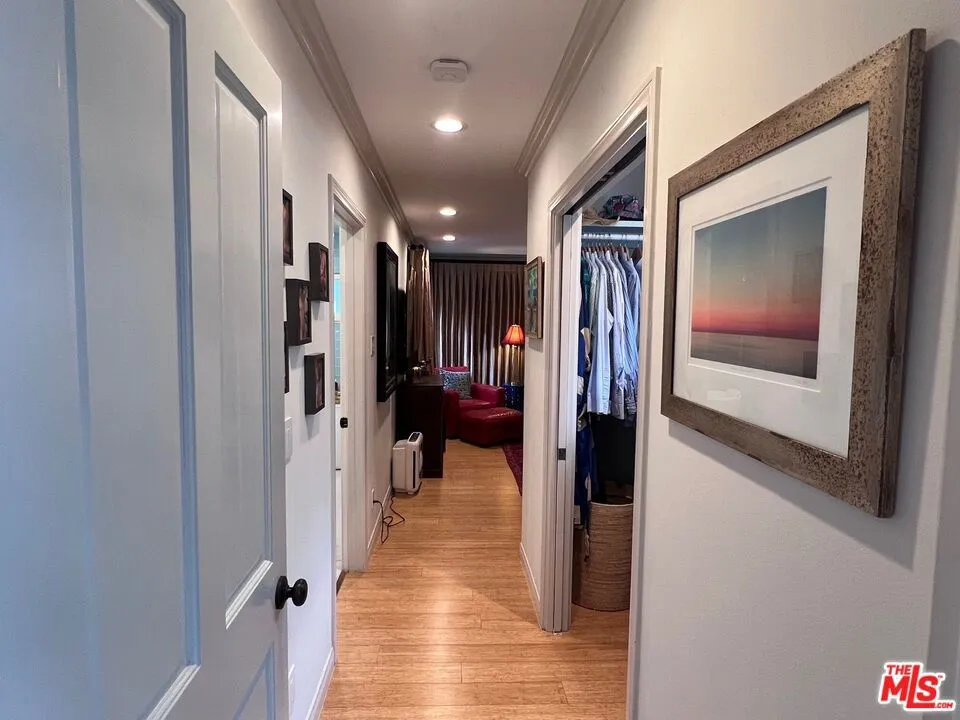 Santa Monica, California 90402, United States, 3 Bedrooms Bedrooms, ,2 BathroomsBathrooms,Residential,Pending,90405