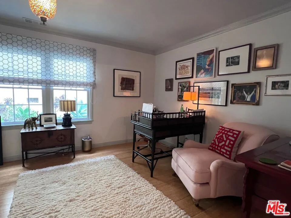 Santa Monica, California 90402, United States, 3 Bedrooms Bedrooms, ,2 BathroomsBathrooms,Residential,Pending,90405