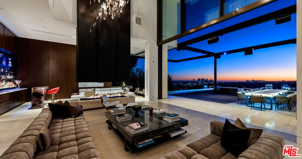 Properties 4 1305 Collingwood Place