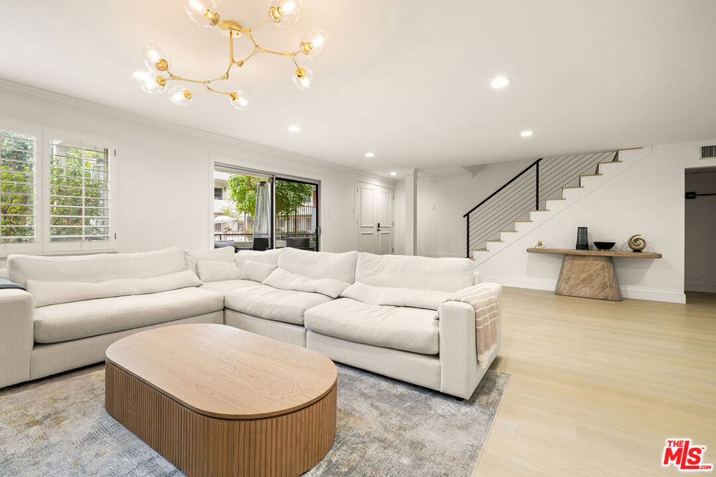 Properties 1 5315 Yarmouth Avenue 104