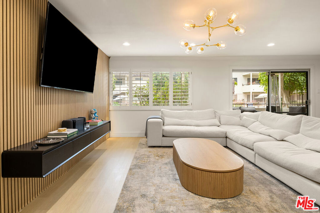 Properties 4 5315 Yarmouth Avenue 104