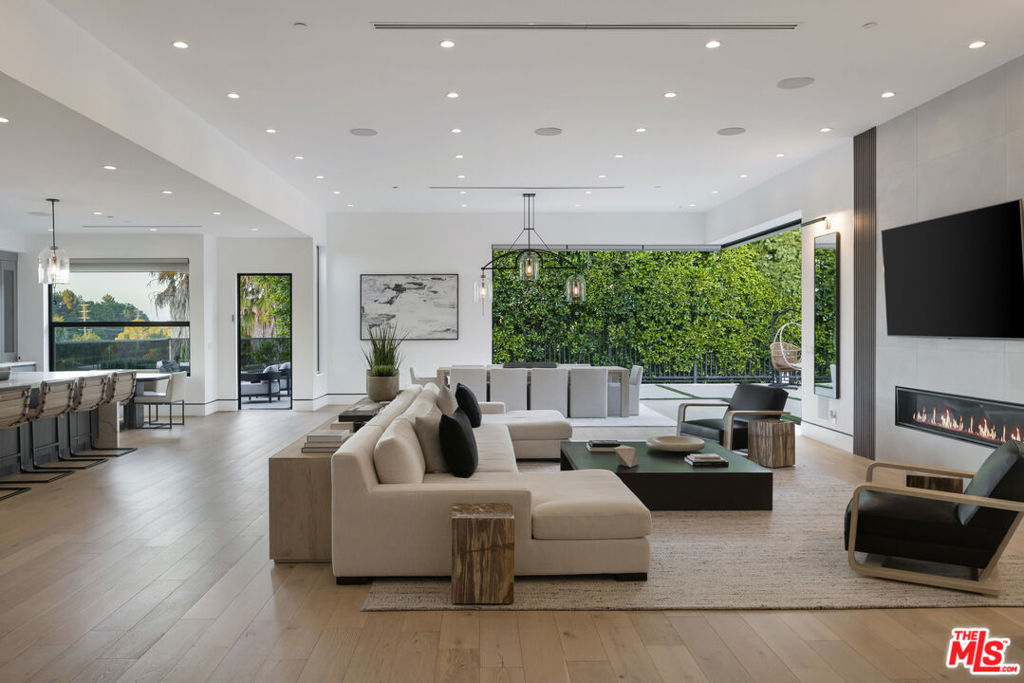 Properties 4 16366 Sloan Drive