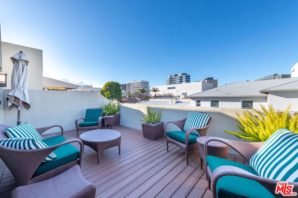 Beverly Hills, California 90212, United States, 3 Bedrooms Bedrooms, ,3 BathroomsBathrooms,Residential,Active,86746