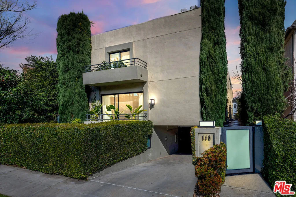 Beverly Hills, California 90212, United States, 3 Bedrooms Bedrooms, ,3 BathroomsBathrooms,Residential,Active,86746