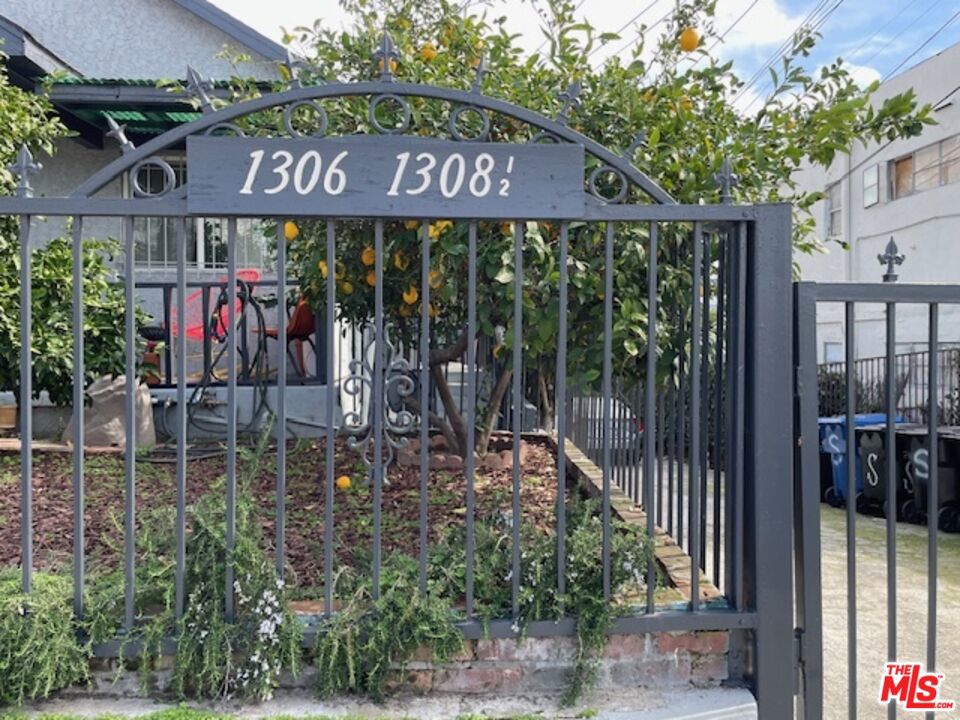 Properties 1 1306 Talmadge Street