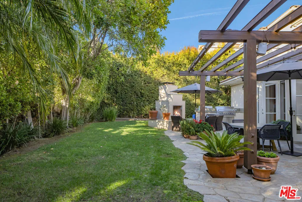 Los Angeles, California 90049, United States, 4 Bedrooms Bedrooms, ,4 BathroomsBathrooms,Residential,Active,78646