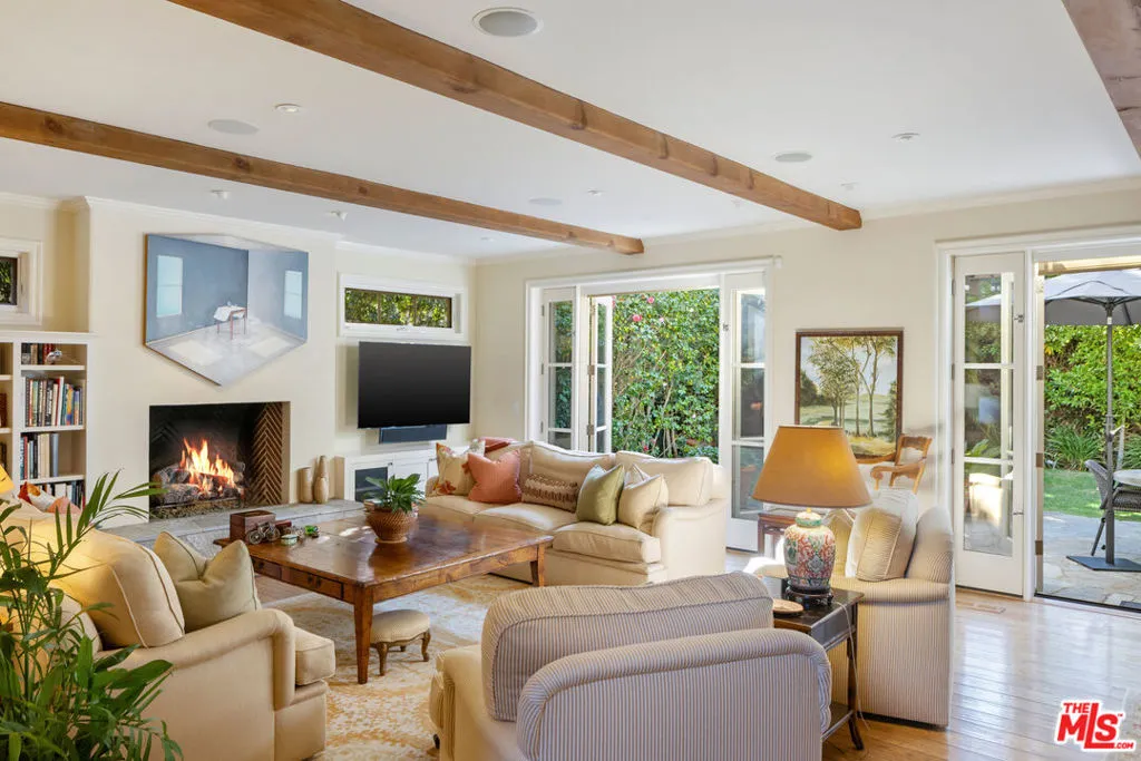 Los Angeles, California 90049, United States, 4 Bedrooms Bedrooms, ,4 BathroomsBathrooms,Residential,Active,78646