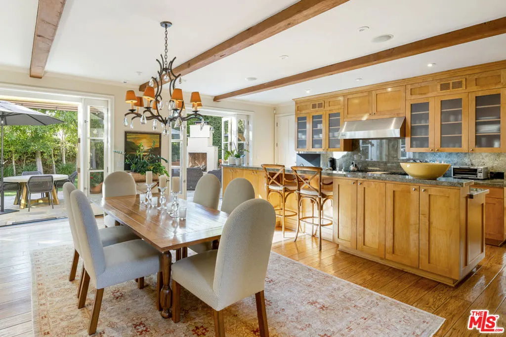 Los Angeles, California 90049, United States, 4 Bedrooms Bedrooms, ,4 BathroomsBathrooms,Residential,Active,78646