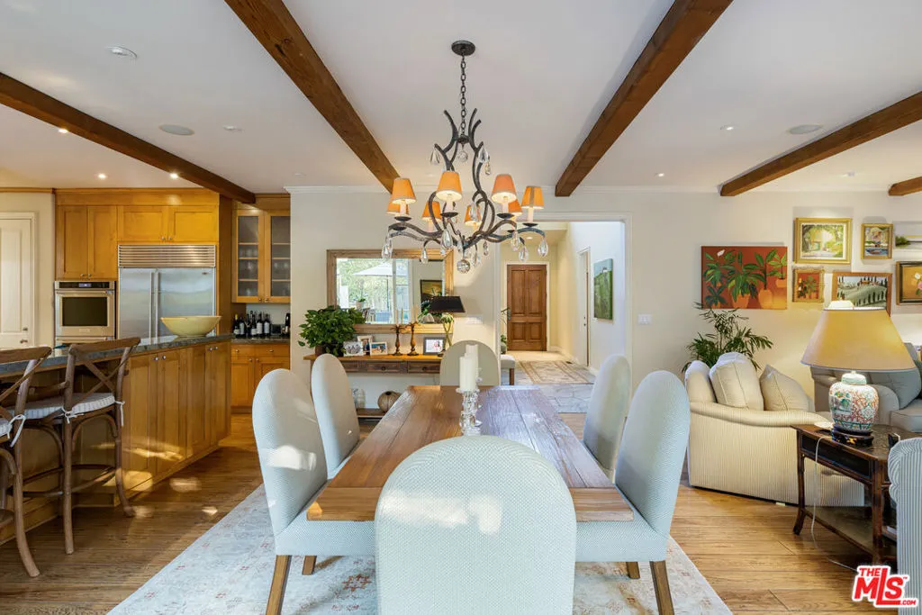 Los Angeles, California 90049, United States, 4 Bedrooms Bedrooms, ,4 BathroomsBathrooms,Residential,Active,78646