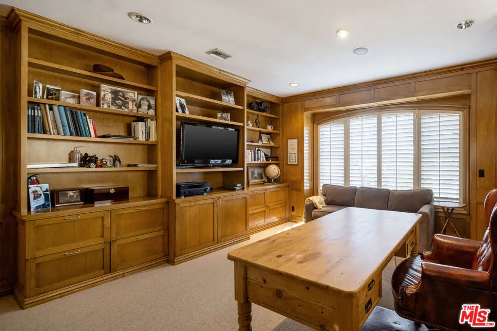 Los Angeles, California 90049, United States, 4 Bedrooms Bedrooms, ,4 BathroomsBathrooms,Residential,Active,78646