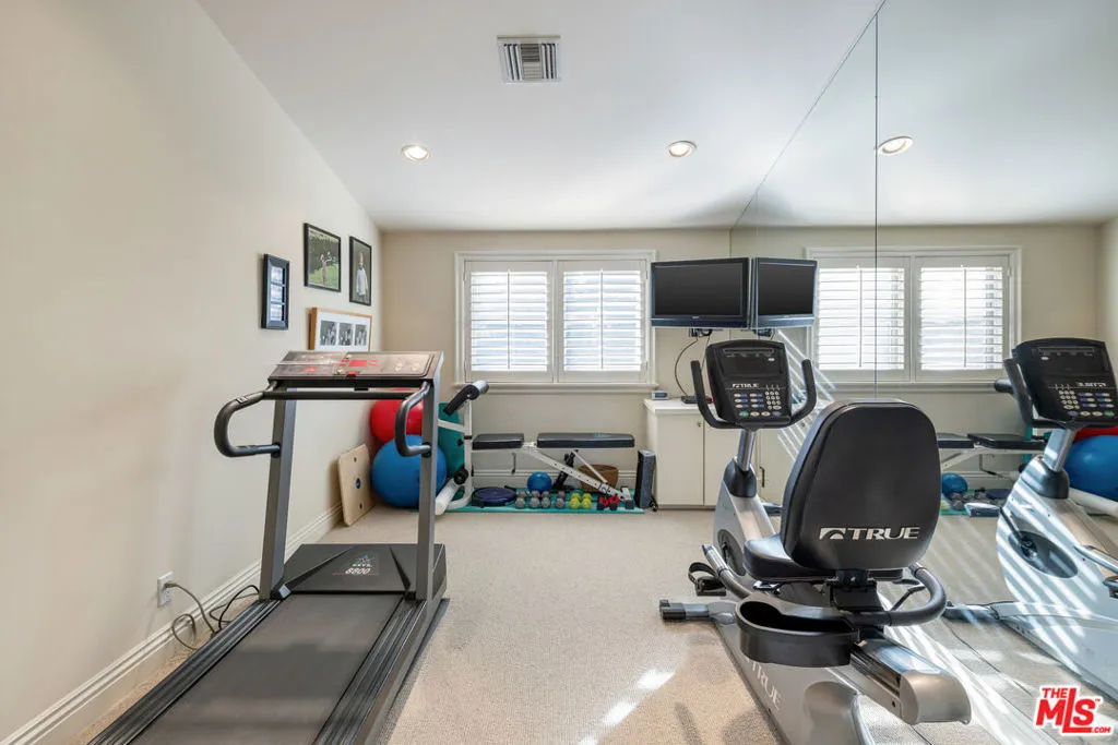 Los Angeles, California 90049, United States, 4 Bedrooms Bedrooms, ,4 BathroomsBathrooms,Residential,Active,78646